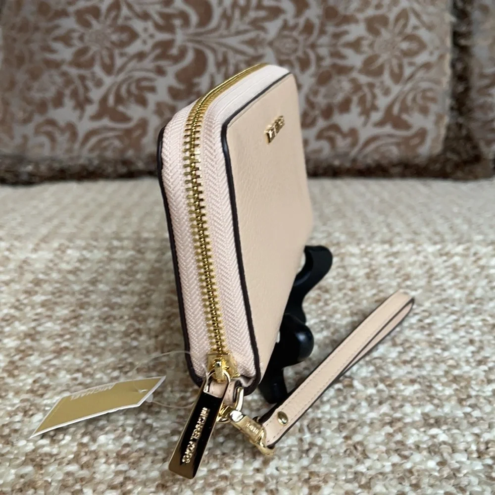 Michael Kors Jet Set Travel LG Flat MF Phone Case - Picture 3 of 16